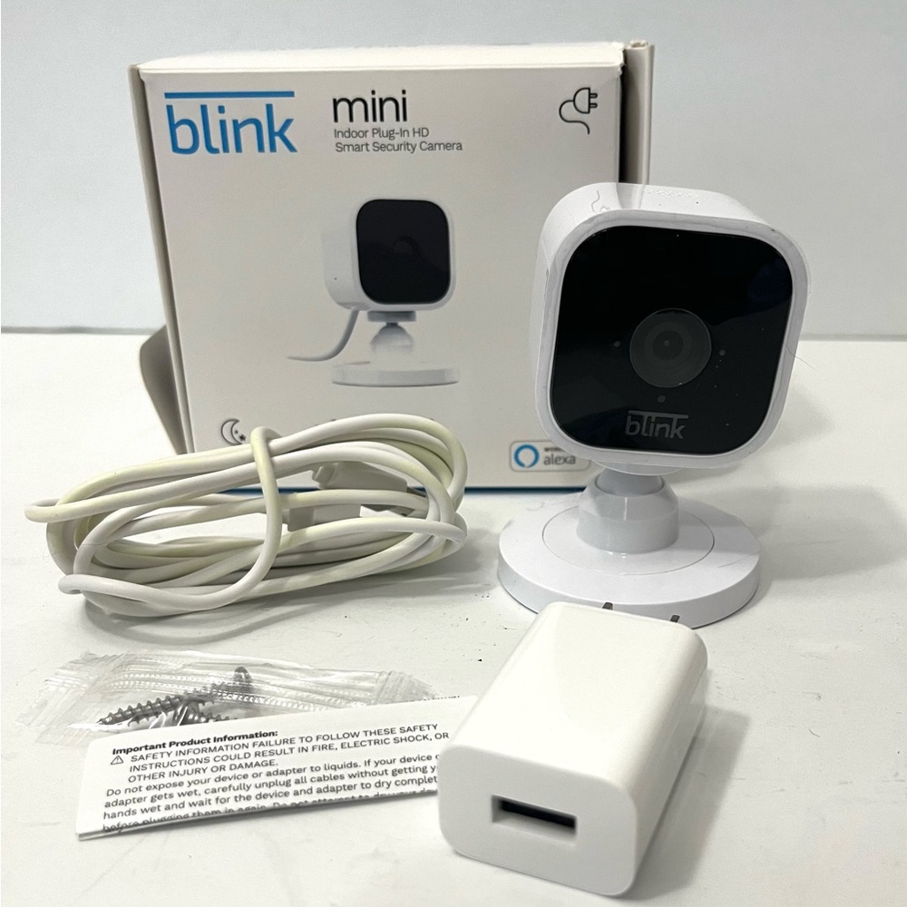 New Blink Mini Indoor Plug In HD Smart Security Camera Compact USB Power Cable